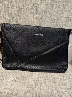 Black Pebbled Large Wristlet
